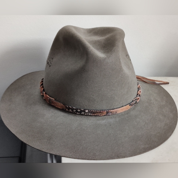 Stylish Fur Felt Wool Western "Longhorn" Cowboy Style Hat by Flechet - Picture 16 of 16